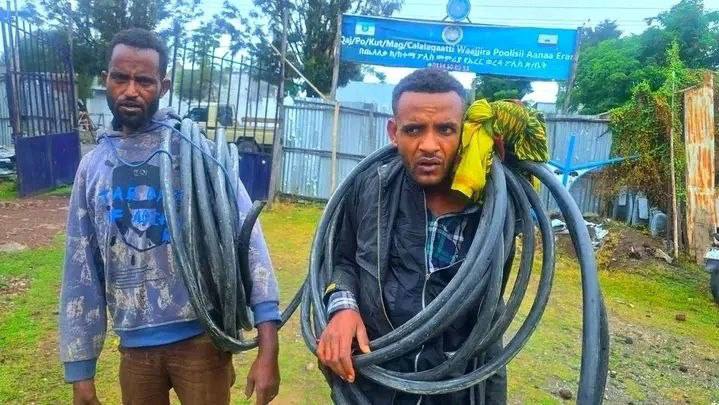 በቢሾፍቱ የኢትዮ ቴሌኮም የመሰረተ ልማት አውታር ላይ ዘረፋ የፈጸሙ ግለሰቦች በእስራት ተቀጡ‼️