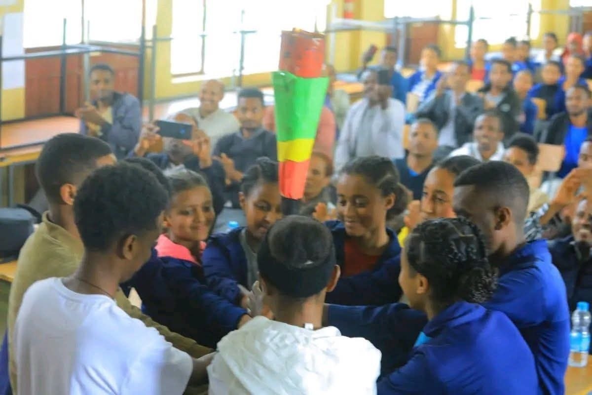 ተማሪ ህዳሴ ዘመኑ 583 ውጤት በማስመዝገብ በኢትዮጵያ ደረጃ ከሴቶች አንደኛ ሆነች